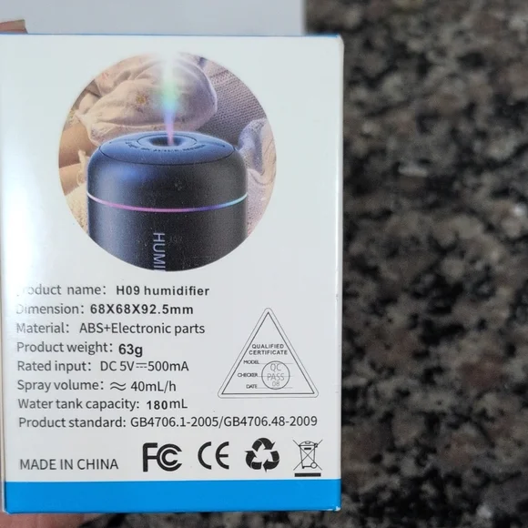 H09 White Humidifier - Picture 2 of 4